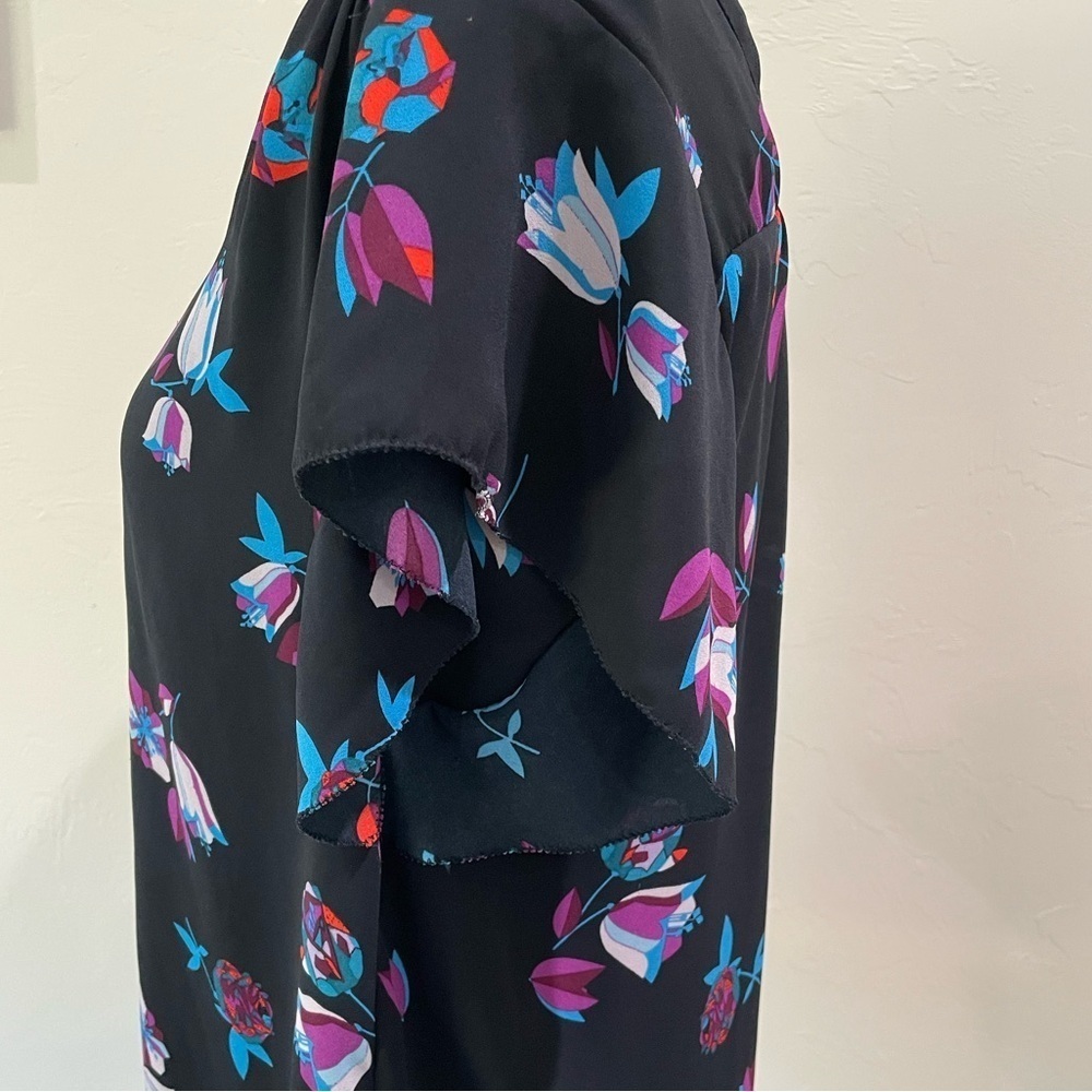 Philosophy by Republic Navy Floral Top Small - Picture 3 of 5